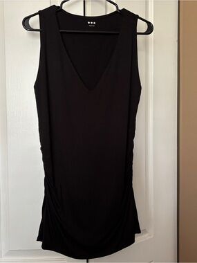 Three Dots Black V-Neck Sleeveless Tank